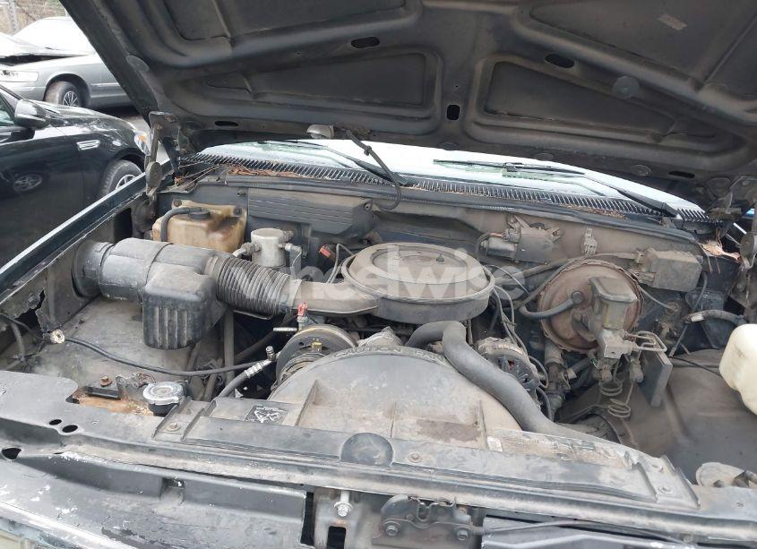 Photo 10 of 1994 Chevrolet Gmt-400 C1500 (VIN 1GCEC14K2RE115813)