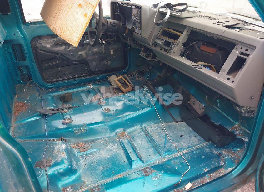 Photo 5 of 1994 Chevrolet Gmt-400 C1500 (VIN 1GCEC14K2RE156636)