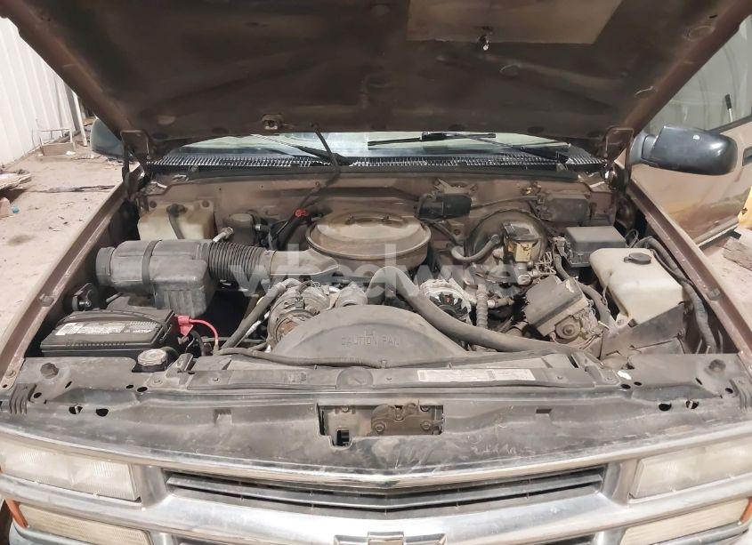 Photo 10 of 1995 Chevrolet Gmt-400 C1500 (VIN 1GCEC14K2SZ102624)