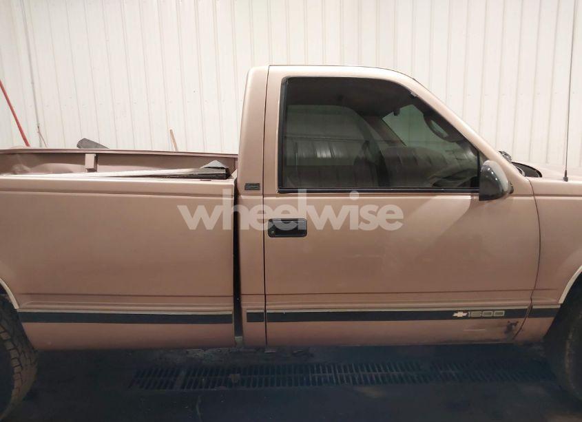 Photo 14 of 1995 Chevrolet Gmt-400 C1500 (VIN 1GCEC14K2SZ102624)