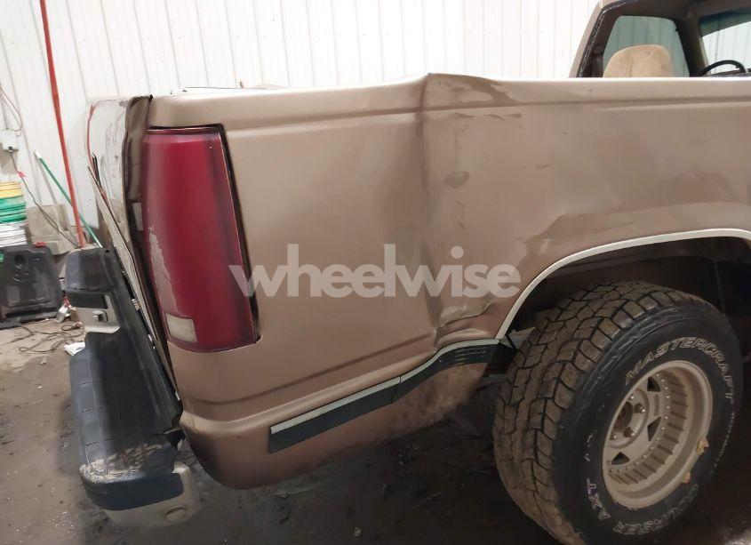 Photo 18 of 1995 Chevrolet Gmt-400 C1500 (VIN 1GCEC14K2SZ102624)