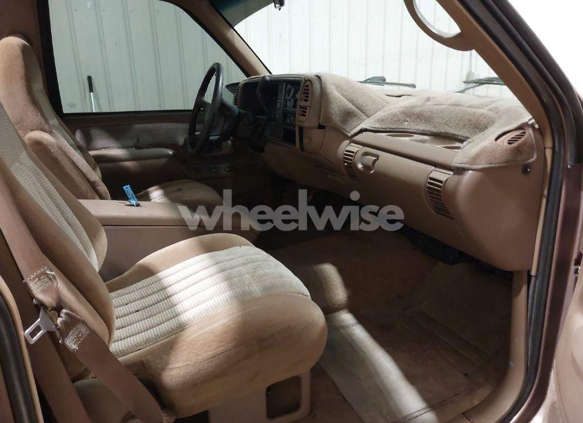 Photo 5 of 1995 Chevrolet Gmt-400 C1500 (VIN 1GCEC14K2SZ102624)