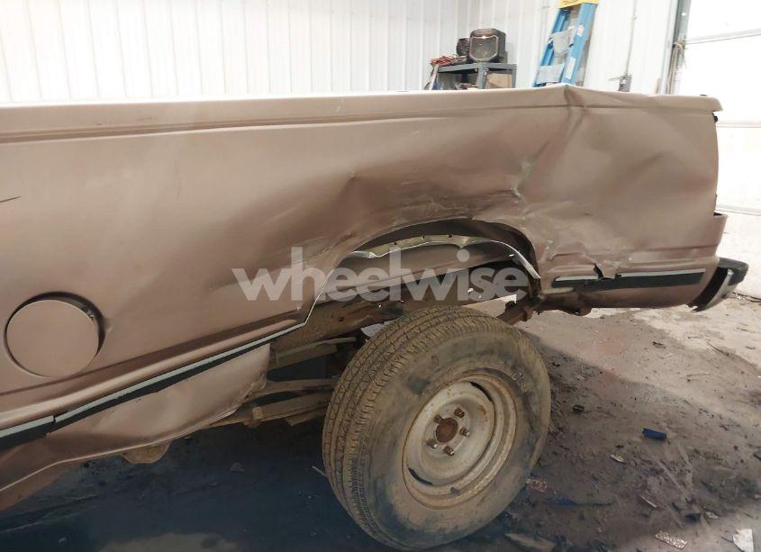 Photo 6 of 1995 Chevrolet Gmt-400 C1500 (VIN 1GCEC14K2SZ102624)