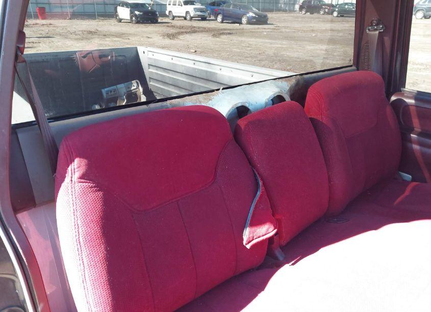 Photo 8 of 1995 Chevrolet Gmt-400 C1500 (VIN 1GCEC14K5SZ135987)