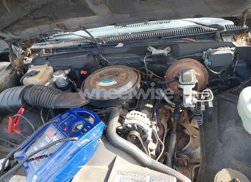 Photo 10 of 1992 Chevrolet Gmt-400 C1500 (VIN 1GCEC14K6NE173594)