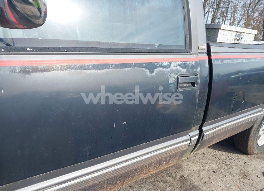 Photo 13 of 1992 Chevrolet Gmt-400 C1500 (VIN 1GCEC14K6NE173594)