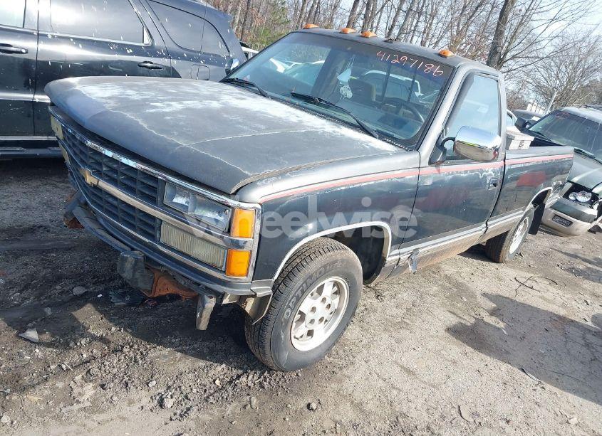 Photo 2 of 1992 Chevrolet Gmt-400 C1500 (VIN 1GCEC14K6NE173594)