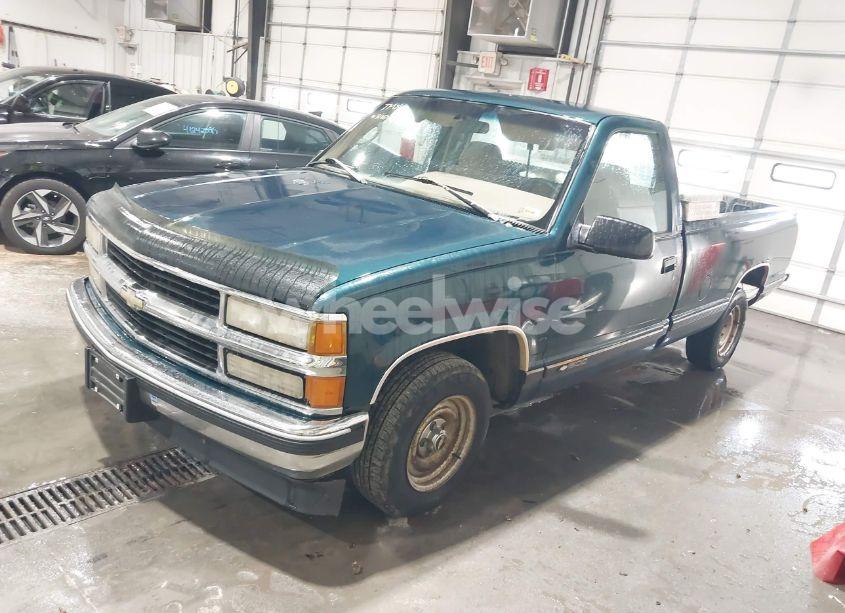Photo 2 of 1995 Chevrolet Gmt-400 C1500 (VIN 1GCEC14K7SZ280531)