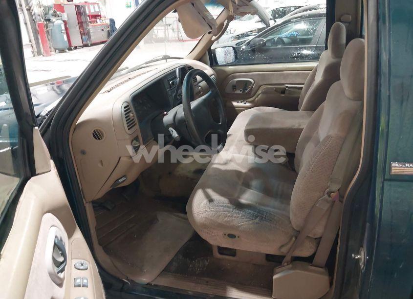 Photo 5 of 1995 Chevrolet Gmt-400 C1500 (VIN 1GCEC14K7SZ280531)