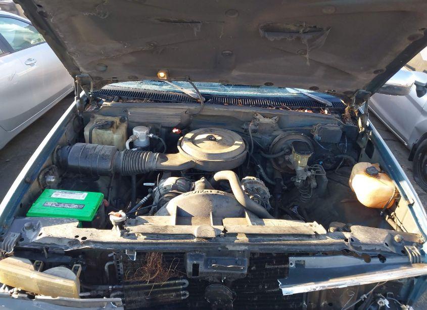 Photo 10 of 1992 Chevrolet Gmt-400 C1500 (VIN 1GCEC14K8NE161740)