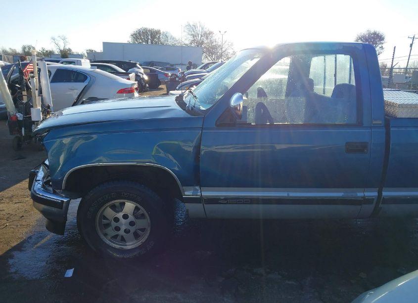 Photo 15 of 1992 Chevrolet Gmt-400 C1500 (VIN 1GCEC14K8NE161740)