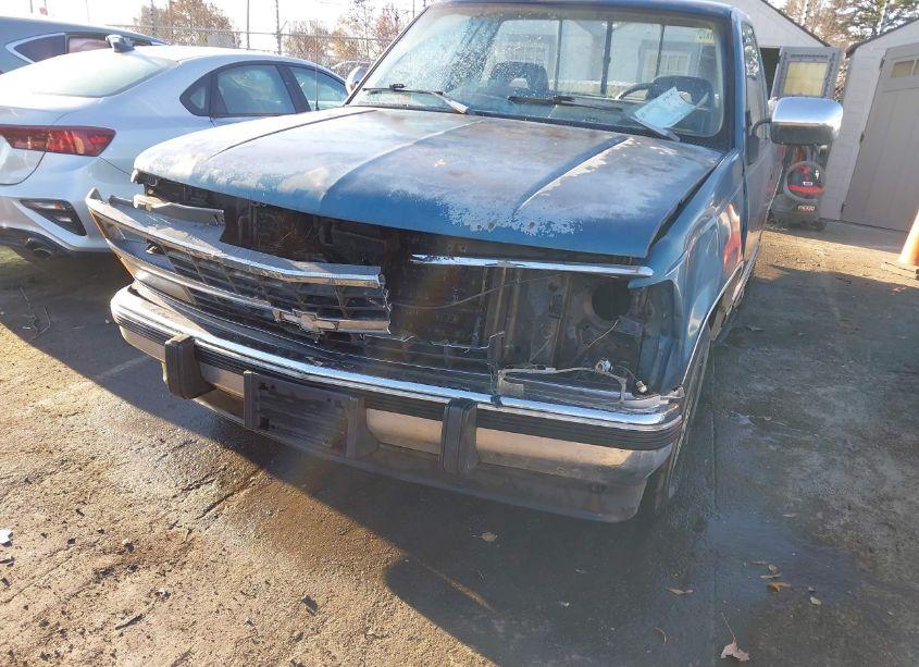 Photo 6 of 1992 Chevrolet Gmt-400 C1500 (VIN 1GCEC14K8NE161740)