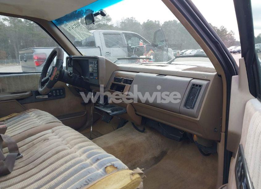 Photo 5 of 1994 Chevrolet Gmt-400 C1500 (VIN 1GCEC14K8RE198454)