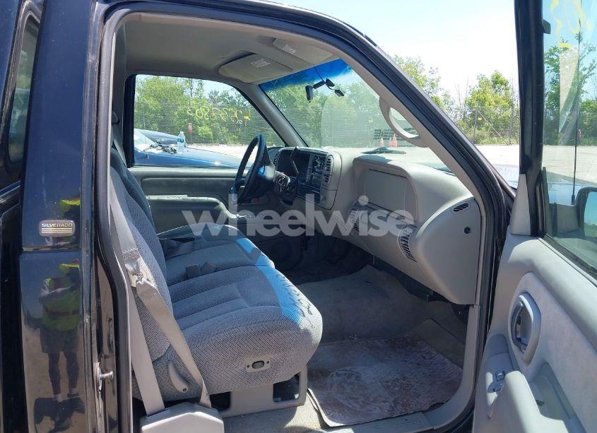 Photo 5 of 1998 Chevrolet C1500 FLEETSIDE (VIN 1GCEC14R4WZ169261)