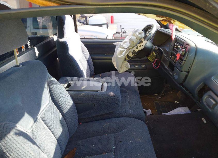 Photo 5 of 1998 Chevrolet C1500 FLEETSIDE (VIN 1GCEC14R6WZ184778)