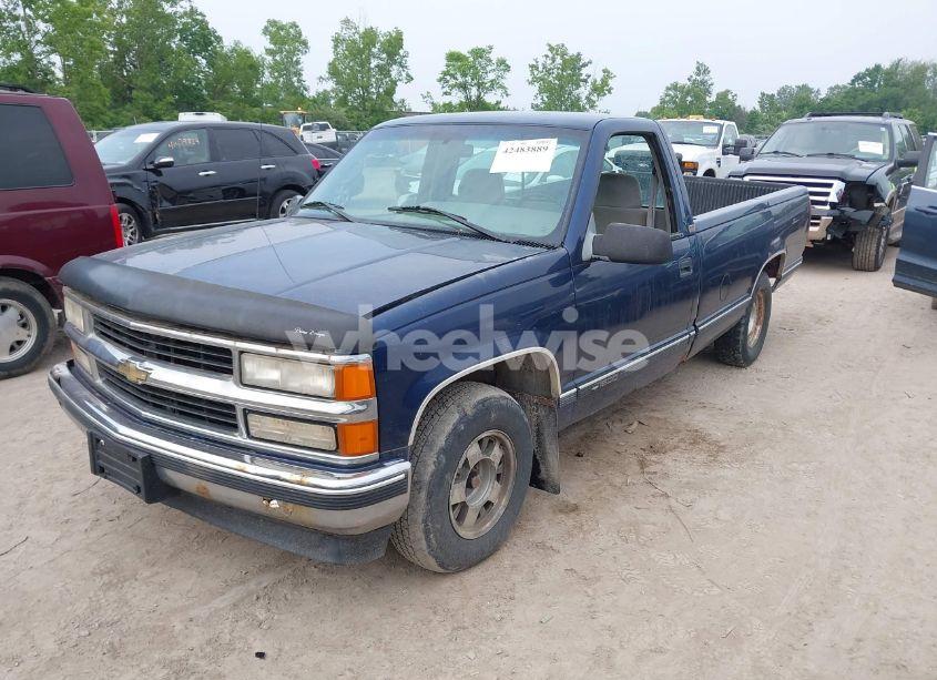 Photo 2 of 1996 Chevrolet Gmt-400 C1500 (VIN 1GCEC14R7TZ209490)