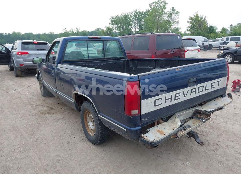 Photo 3 of 1996 Chevrolet Gmt-400 C1500 (VIN 1GCEC14R7TZ209490)