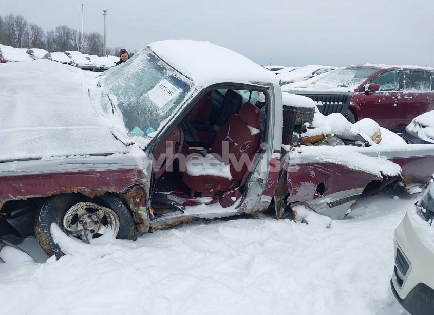 Photo 15 of 1996 Chevrolet Gmt-400 C1500 (VIN 1GCEC14RXTZ214702)