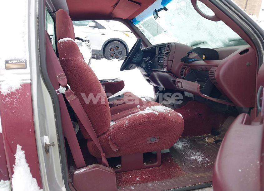 Photo 8 of 1996 Chevrolet Gmt-400 C1500 (VIN 1GCEC14RXTZ214702)