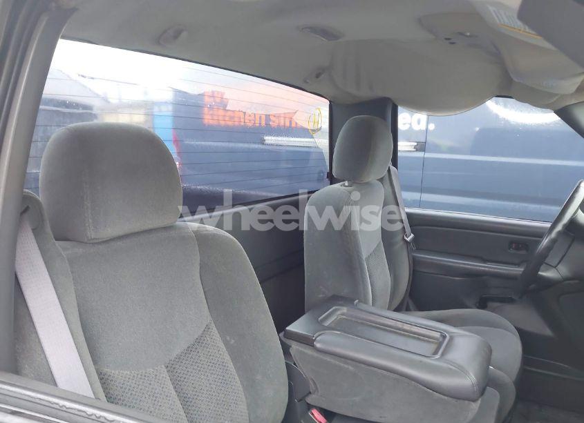 Photo 8 of 2004 Chevrolet Silverado 1500 LS (VIN 1GCEC14T04Z302610)