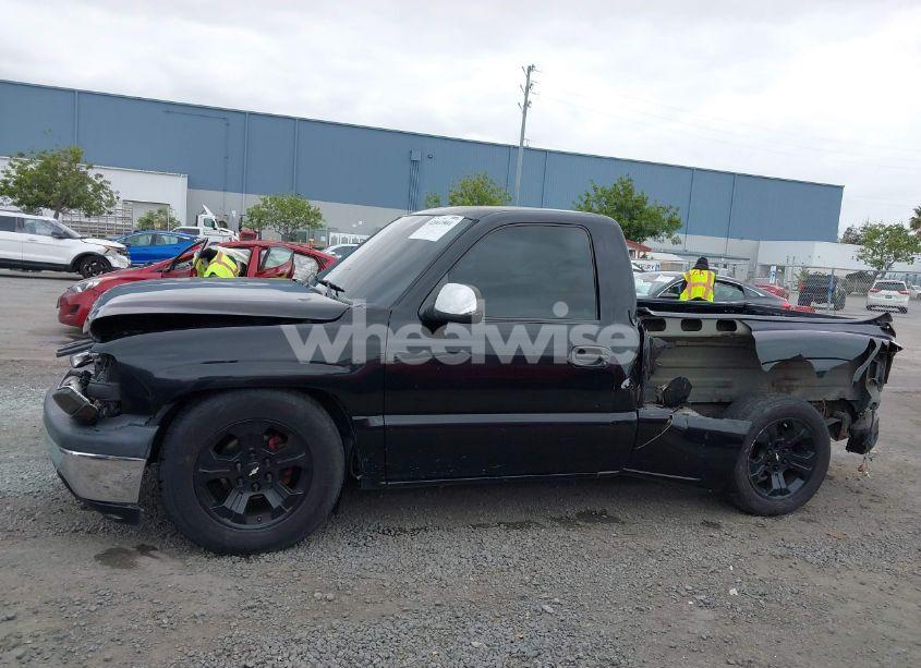 Photo 14 of 2000 Chevrolet Silverado 1500 LS (VIN 1GCEC14T0YZ352056)