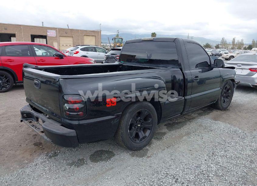 Photo 4 of 2000 Chevrolet Silverado 1500 LS (VIN 1GCEC14T0YZ352056)