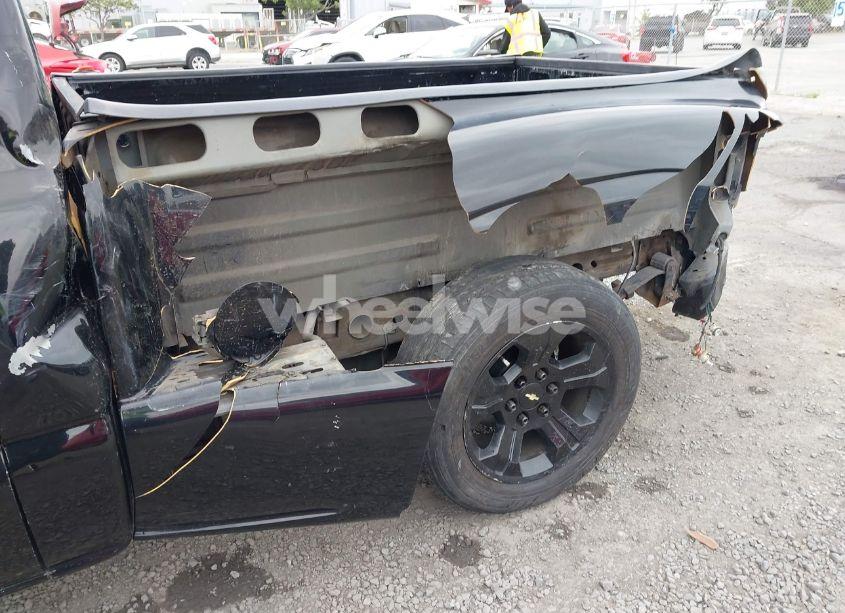 Photo 6 of 2000 Chevrolet Silverado 1500 LS (VIN 1GCEC14T0YZ352056)