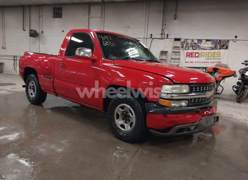 2001 Chevrolet Silverado 1500 LS (VIN 1GCEC14T21Z174964) main photo