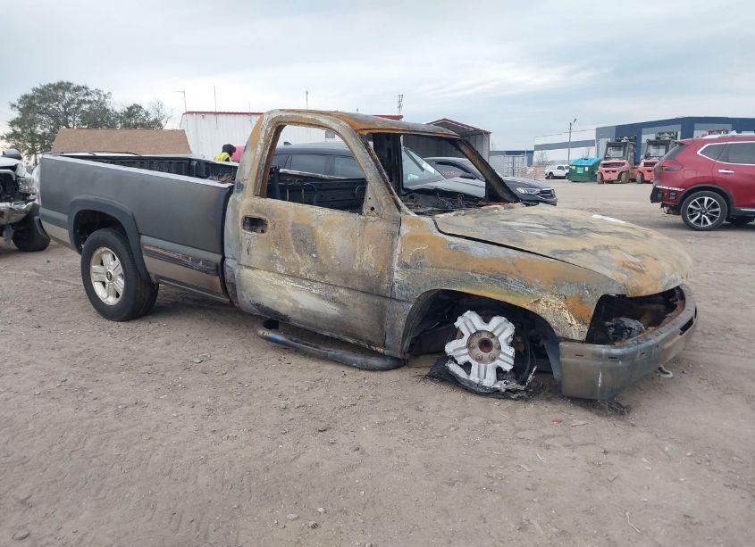 1999 Chevrolet Silverado 1500 LS (VIN 1GCEC14T2XE191151) main photo