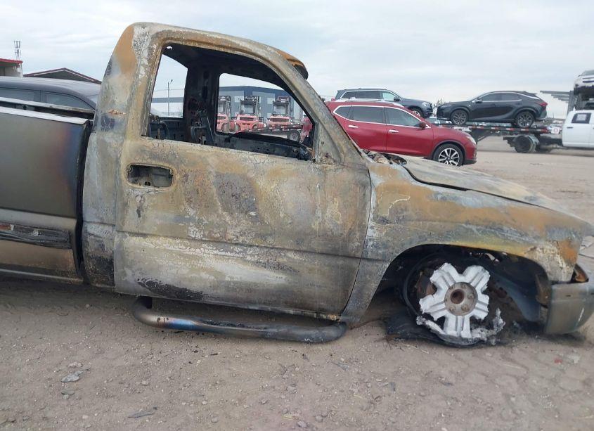 Photo 13 of 1999 Chevrolet Silverado 1500 LS (VIN 1GCEC14T2XE191151)