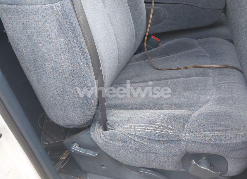 Photo 5 of 1999 Chevrolet Silverado 1500 LS (VIN 1GCEC14T3XZ108948)