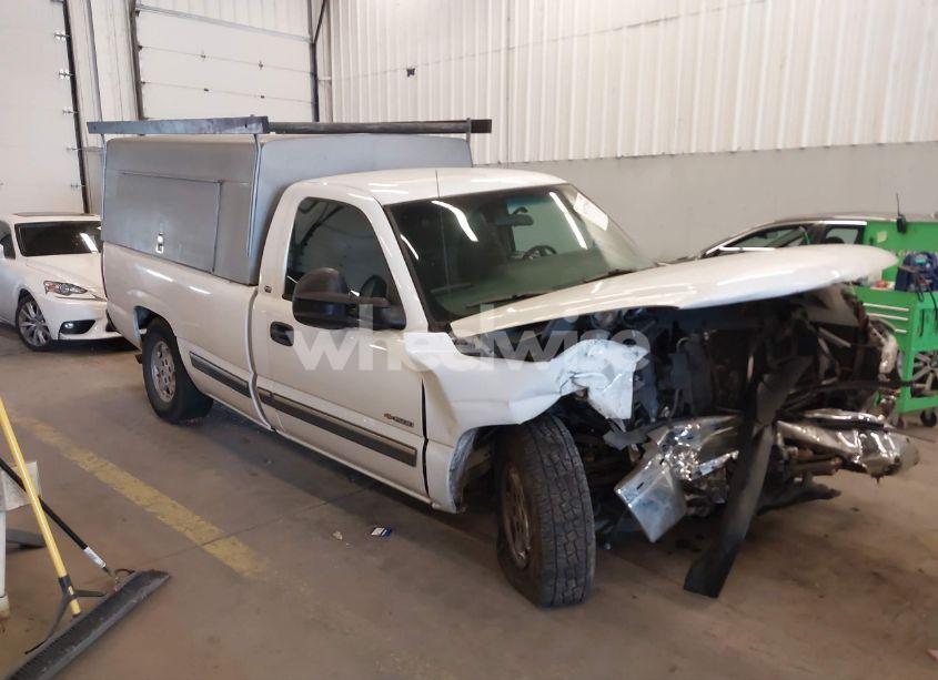 2000 Chevrolet Silverado 1500 (VIN 1GCEC14T3YE149007) main photo