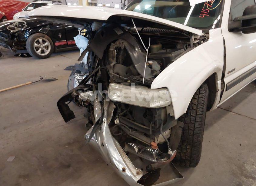 Photo 12 of 2000 Chevrolet Silverado 1500 (VIN 1GCEC14T3YE149007)