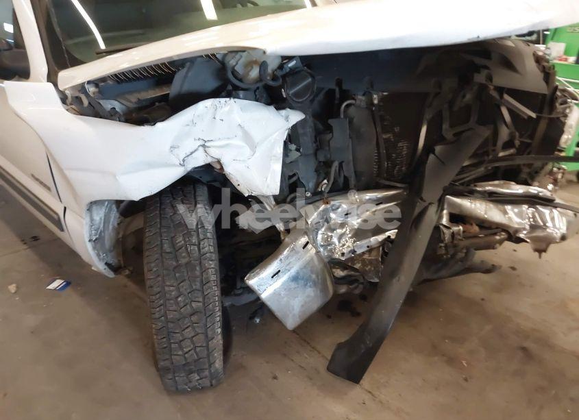 Photo 15 of 2000 Chevrolet Silverado 1500 (VIN 1GCEC14T3YE149007)