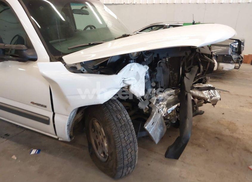 Photo 16 of 2000 Chevrolet Silverado 1500 (VIN 1GCEC14T3YE149007)