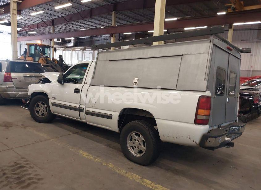 Photo 3 of 2000 Chevrolet Silverado 1500 (VIN 1GCEC14T3YE149007)