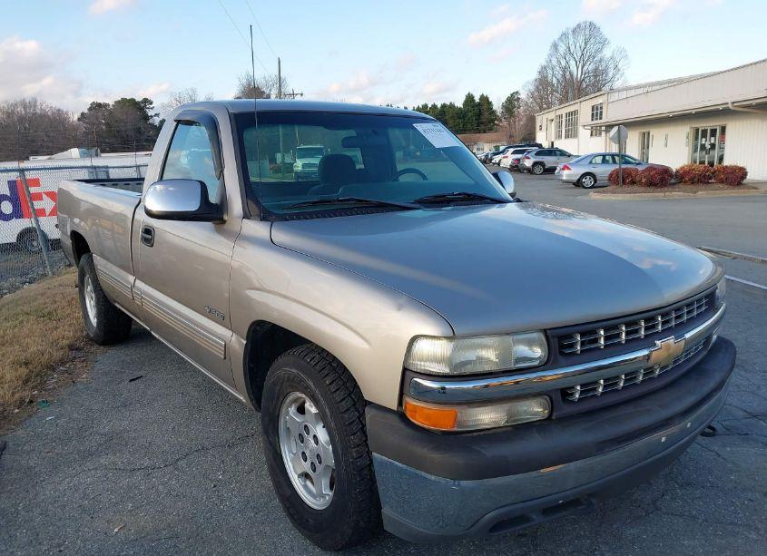 2000 Chevrolet Silverado 1500 LS (VIN 1GCEC14T4YE209571) main photo