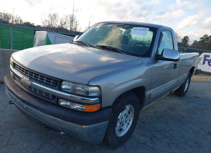 Photo 2 of 2000 Chevrolet Silverado 1500 LS (VIN 1GCEC14T4YE209571)