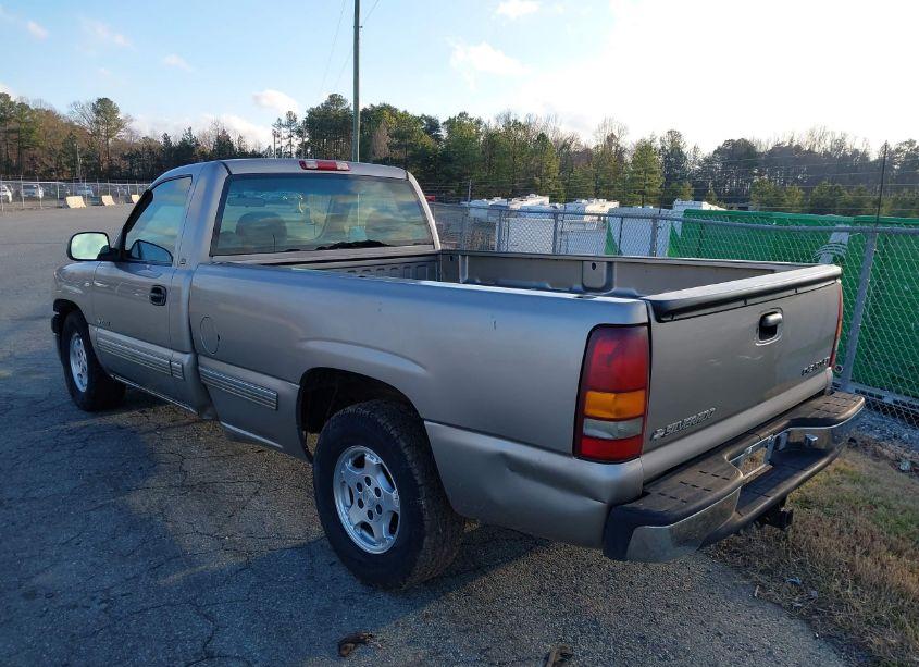 Photo 3 of 2000 Chevrolet Silverado 1500 LS (VIN 1GCEC14T4YE209571)
