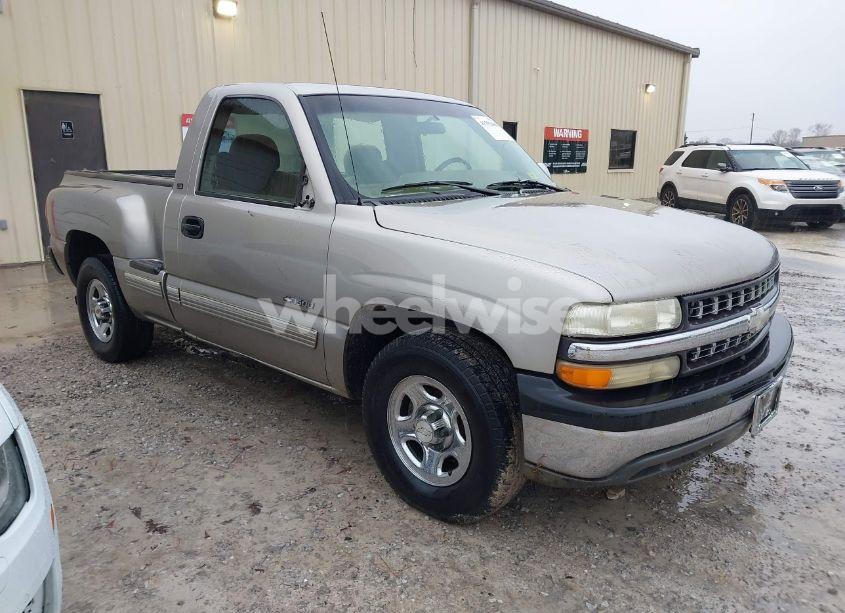 2000 Chevrolet Silverado 1500 LS (VIN 1GCEC14T5YZ212150) main photo
