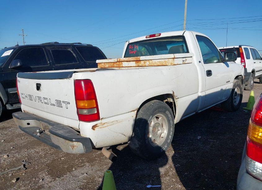 Photo 4 of 1999 Chevrolet Silverado 1500 (VIN 1GCEC14T6XZ129521)
