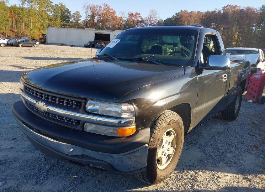 Photo 2 of 2000 Chevrolet Silverado 1500 LS (VIN 1GCEC14T6YZ275080)