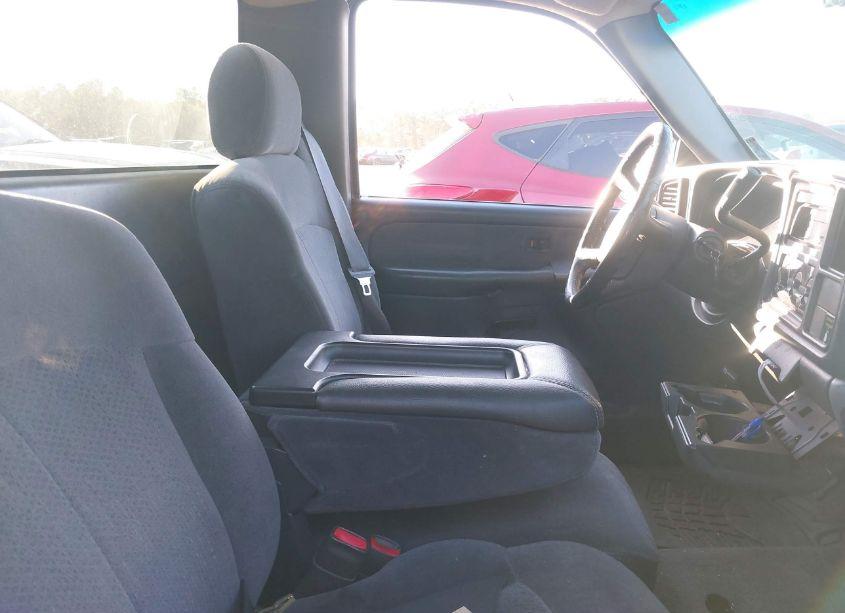 Photo 5 of 2000 Chevrolet Silverado 1500 LS (VIN 1GCEC14T6YZ275080)