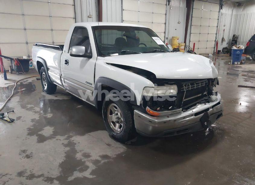 1999 Chevrolet Silverado 1500 LS (VIN 1GCEC14TXXE139251) main photo