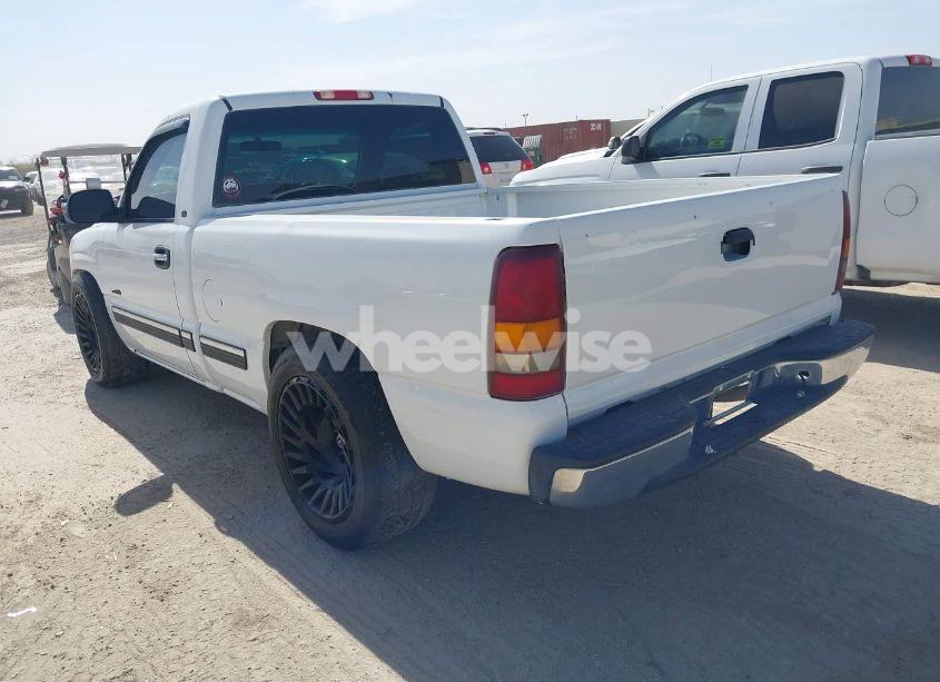 Photo 3 of 2001 Chevrolet Silverado 1500 LS (VIN 1GCEC14V01Z282565)
