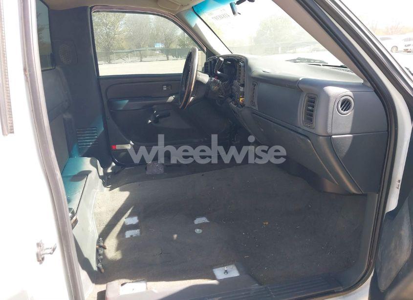 Photo 5 of 2001 Chevrolet Silverado 1500 LS (VIN 1GCEC14V01Z282565)