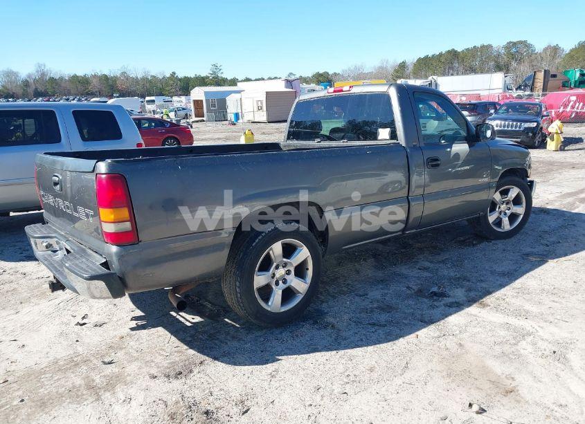 Photo 4 of 1999 Chevrolet Silverado 1500 (VIN 1GCEC14V0XE157629)