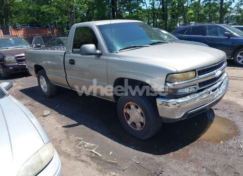 2000 Chevrolet Silverado 1500 (VIN 1GCEC14V0YE332155) main photo