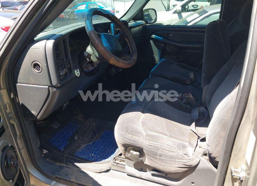 Photo 5 of 2000 Chevrolet Silverado 1500 (VIN 1GCEC14V0YE332155)