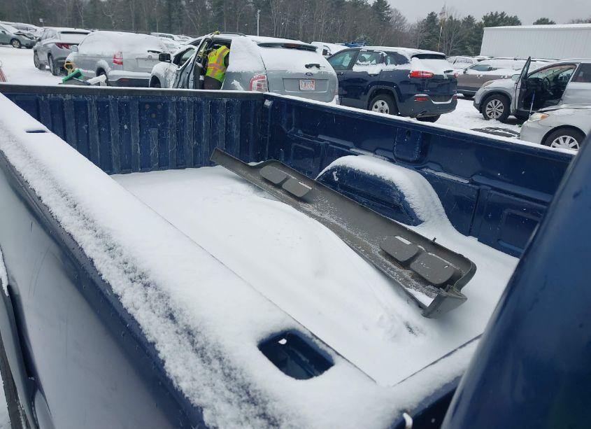 Photo 8 of 2001 Chevrolet Silverado 1500 (VIN 1GCEC14V11E281805)